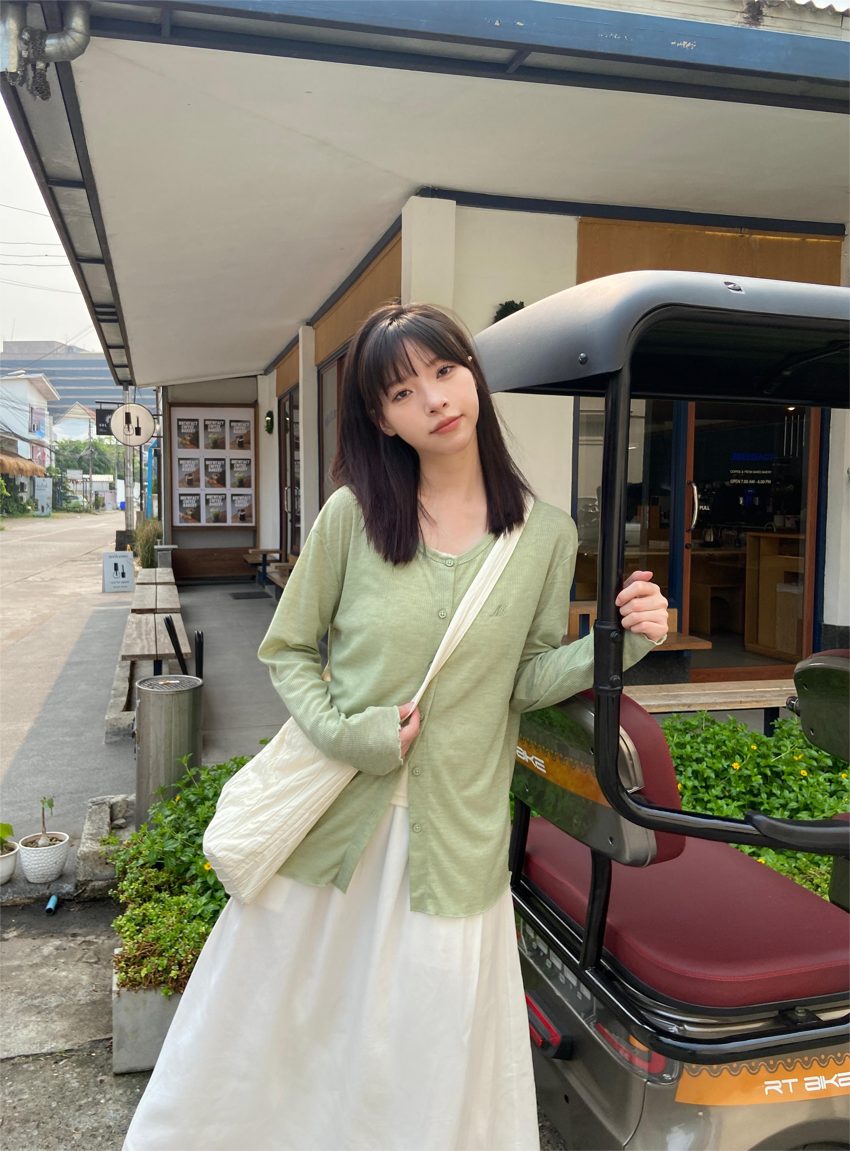 探索小巷中的隱藏美食寶藏,最新素人美食之旅 2024