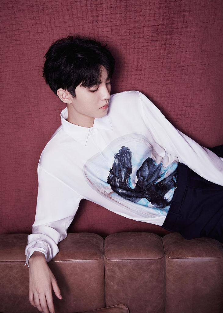 王俊凱最新寫真,陽光下的青春風(fēng)采