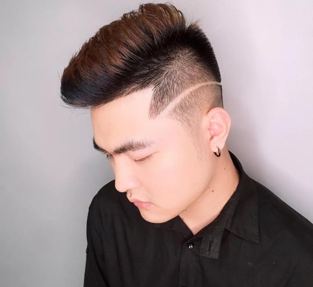 緊跟時尚步伐,成為潮流引領者的指南