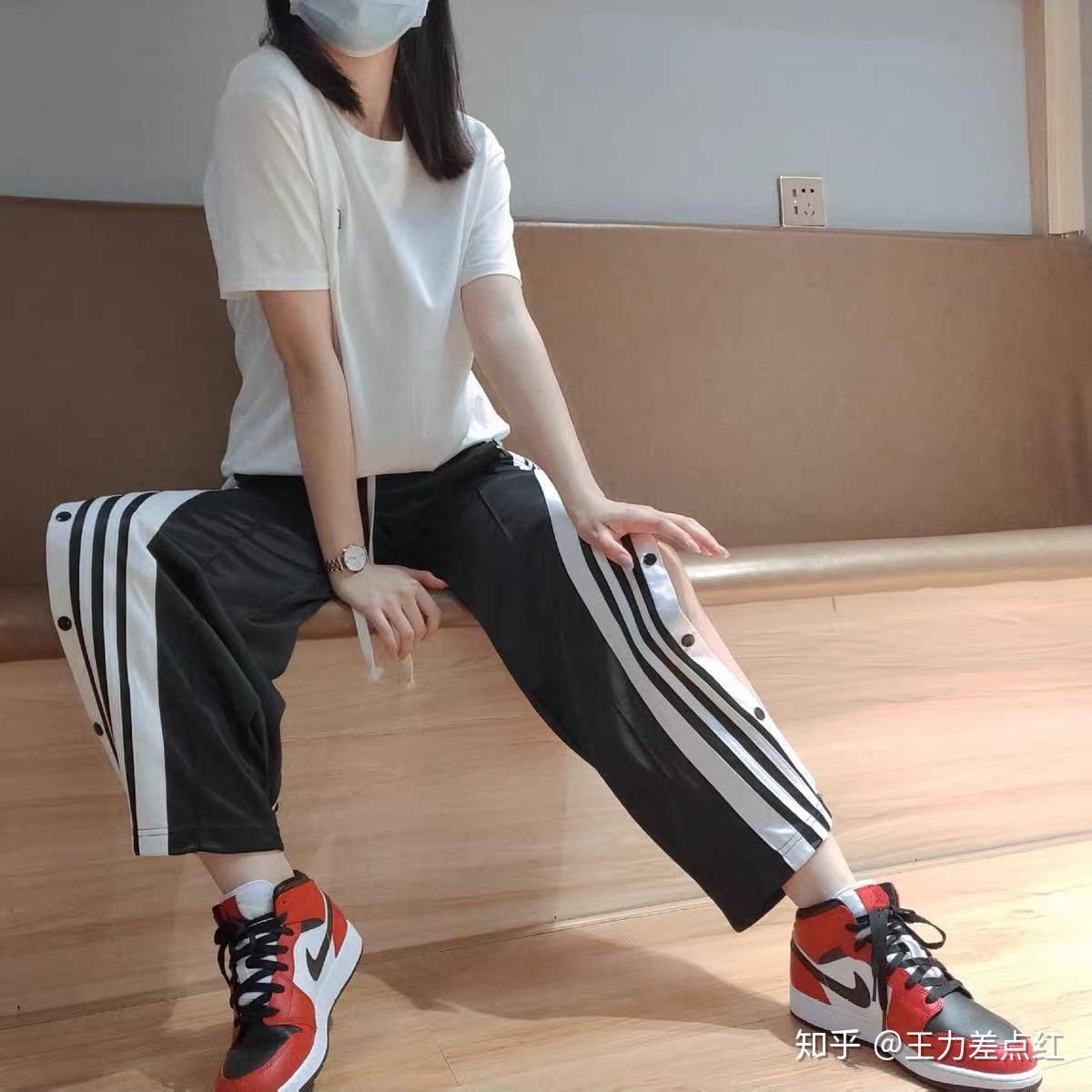 女生AJ最新與自然美景的浪漫邂逅時尚秀